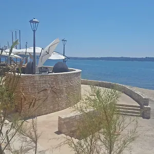 https://villa-jessica.in-istria.net